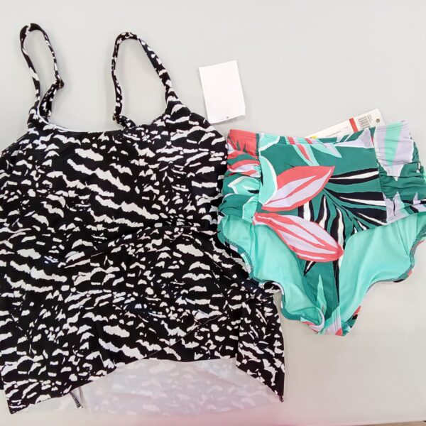 LADIES SWIMWEAR SMALL LOT, SHELF PULLS, 5522404, 26 units, PA image 4