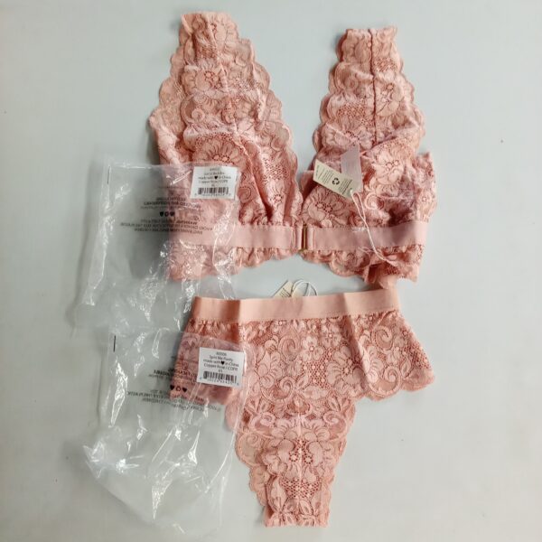 LADIES INTIMATE SMALL LOT, SHELF PULLS, 5522677, 27 units, PA image 9