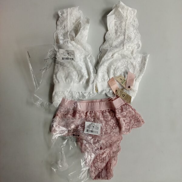 LADIES INTIMATE SMALL LOT, SHELF PULLS, 5522679, 28 units, PA image 9