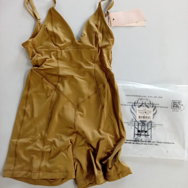 LADIES INTIMATE SMALL LOT, SHELF PULLS, 5522686, 33 units, PA image 2