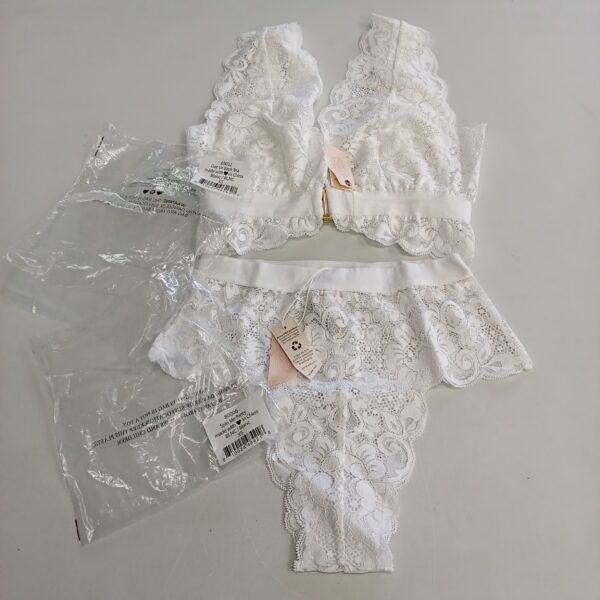 LADIES INTIMATE SMALL LOT, SHELF PULLS, 5522754, 21 units, PA image 4