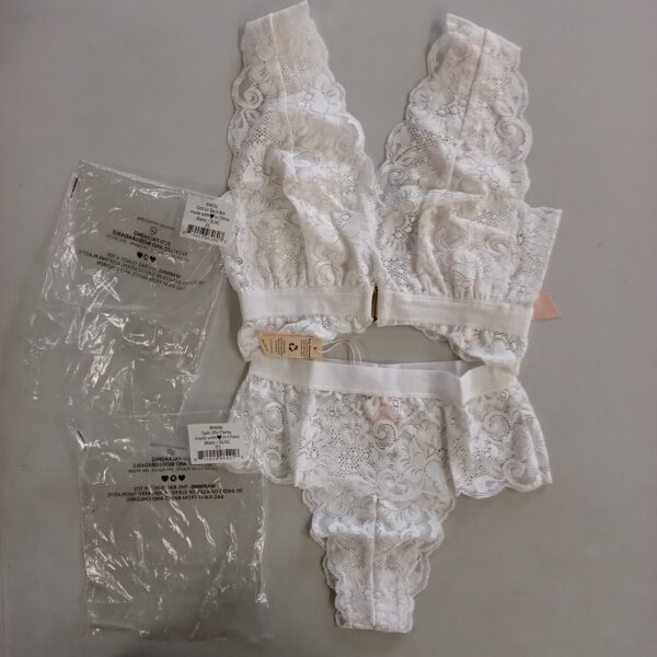 LADIES INTIMATE SMALL LOT, SHELF PULLS, 5522661, 23 units, PA image 3