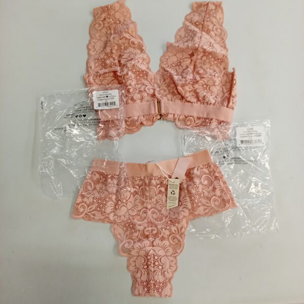 LADIES INTIMATE SMALL LOT, SHELF PULLS, 5522772, 27 units, PA image 7