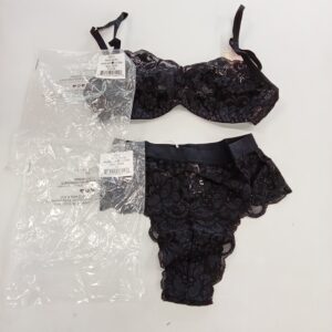 LADIES INTIMATE SMALL LOT, SHELF PULLS, 5522801, 26 units, PA image 6