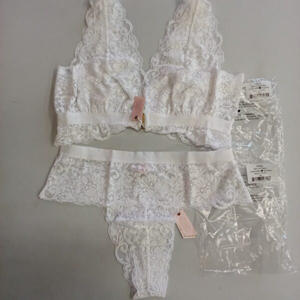 LADIES INTIMATE SMALL LOT, SHELF PULLS, 5522859, 27 units, PA image 4