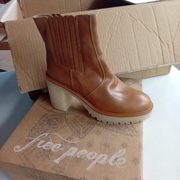 LADIES SHOES SMALL LOT, SHELF PULLS, 5522587, 6 units, PA image 5