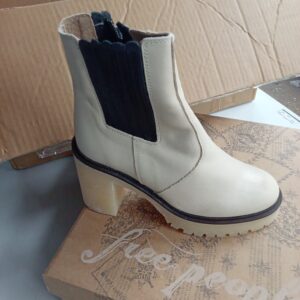 LADIES SHOES SMALL LOT, SHELF PULLS, 5522587, 6 units, PA image 3