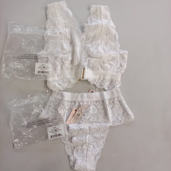 LADIES INTIMATE SMALL LOT, SHELF PULLS, 5522671, 21 units, PA image 4