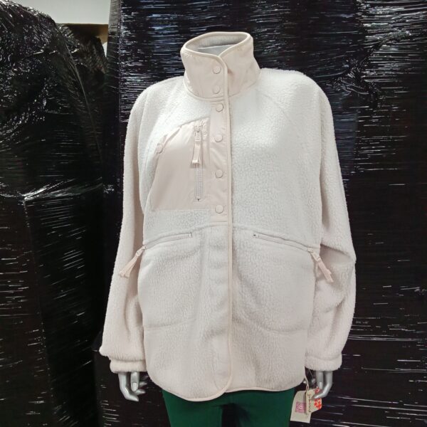 LADIES COATS SMALL LOT, SHELF PULLS, 5523285, 7 units, PA image 3