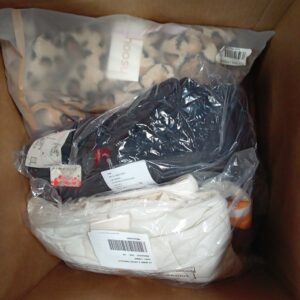 LADIES COATS SMALL LOT, SHELF PULLS, 5523300, 6 units, PA image 9