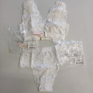 LADIES INTIMATE SMALL LOT, SHELF PULLS, 5522826, 27 units, PA image 8