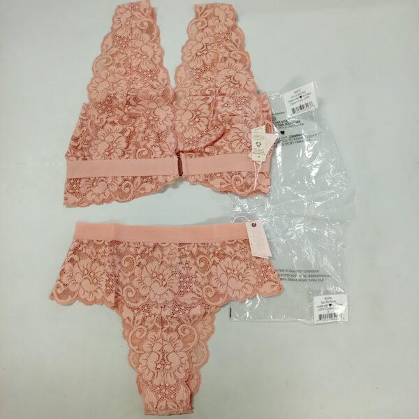 Product photo: LADIES INTIMATE SMALL LOT, SHELF PULLS, 5522979, 21 units, PA image #6