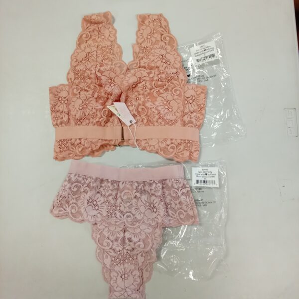 Product photo: LADIES INTIMATE SMALL LOT, SHELF PULLS, 5522980, 21 units, PA image #10
