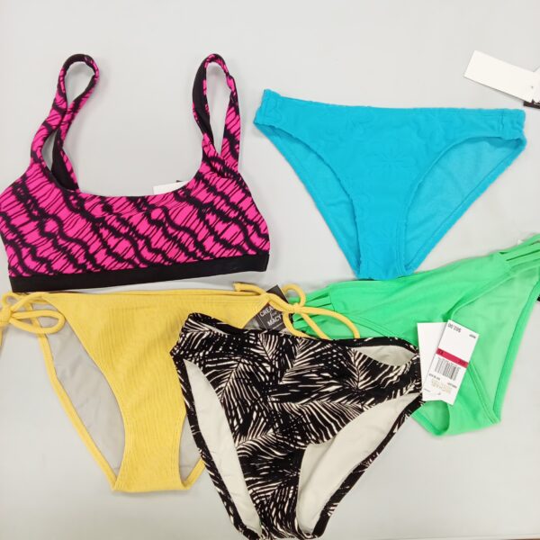 Product photo: LADIES SWIMWEAR SMALL LOT, SHELF PULLS, 5522332, 37 units, PA image #1