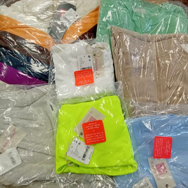 LADIES SPORT SMALL LOT, SHELF PULLS, 5523671, 35 units, PA