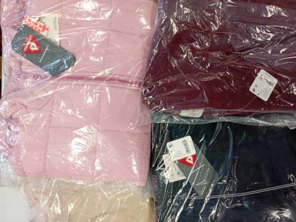 LADIES SPORT SMALL LOT, SHELF PULLS, 5523614, 27 units, PA