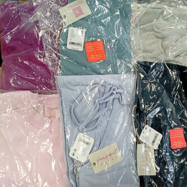 LADIES SPORT SMALL LOT, SHELF PULLS, 5523654, 22 units, PA