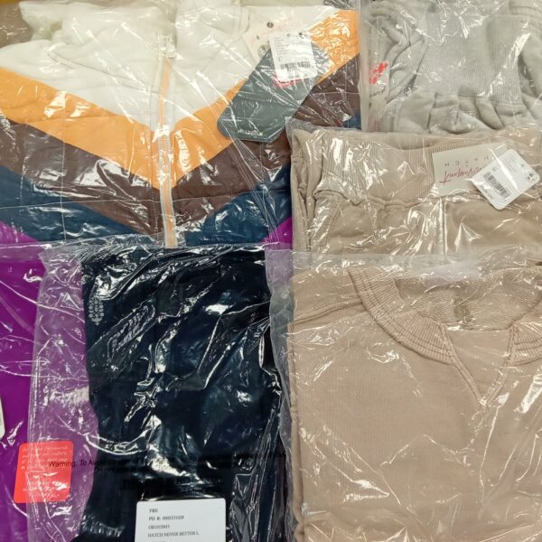 LADIES SPORT SMALL LOT, SHELF PULLS, 5523777, 26 units, PA