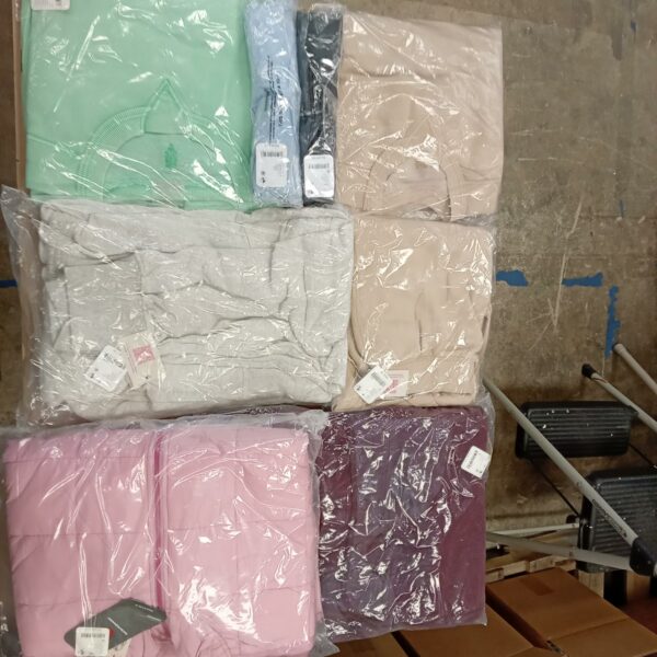 LADIES SPORT SMALL LOT, SHELF PULLS, 5523556, 17 units, PA