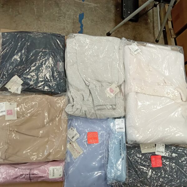 LADIES SPORT SMALL LOT, SHELF PULLS, 5523549, 25 units, PA