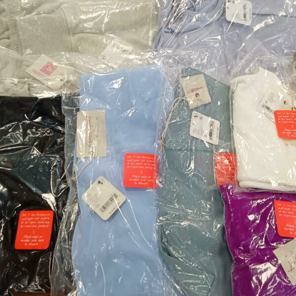 LADIES SPORT SMALL LOT, SHELF PULLS, 5523666, 27 units, PA
