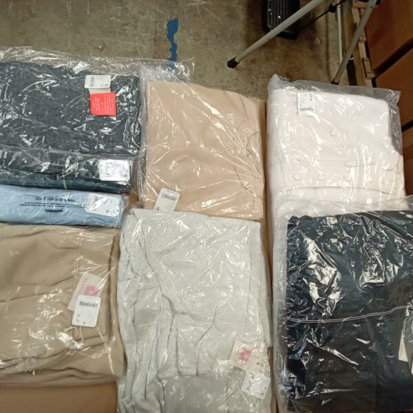 LADIES SPORT SMALL LOT, SHELF PULLS, 5523553, 20 units, PA