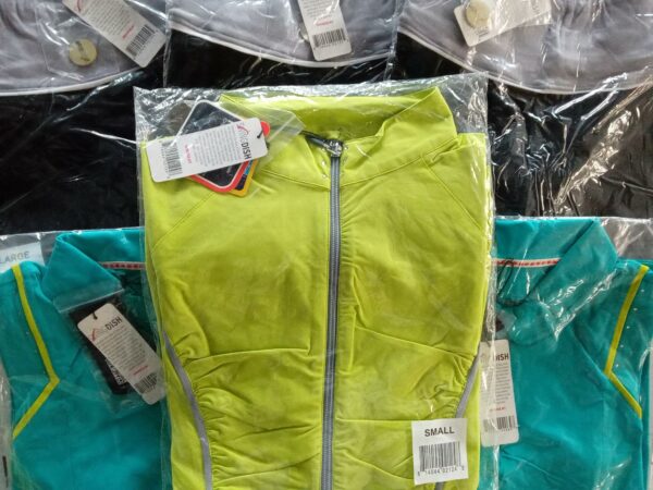 Luxury Tennis/Gold Apparel, SHELF PULLS, 5523784, 29 units, PA