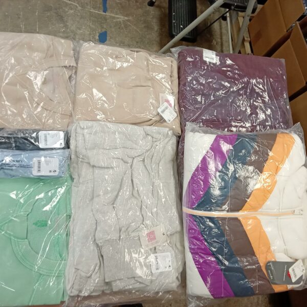 LADIES SPORT SMALL LOT, SHELF PULLS, 5523557, 14 units, PA