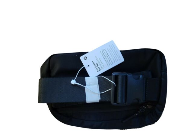 Lululemon everyday bag 1L black, SHELF PULLS, 5523883, 20 units, PA - Image 2