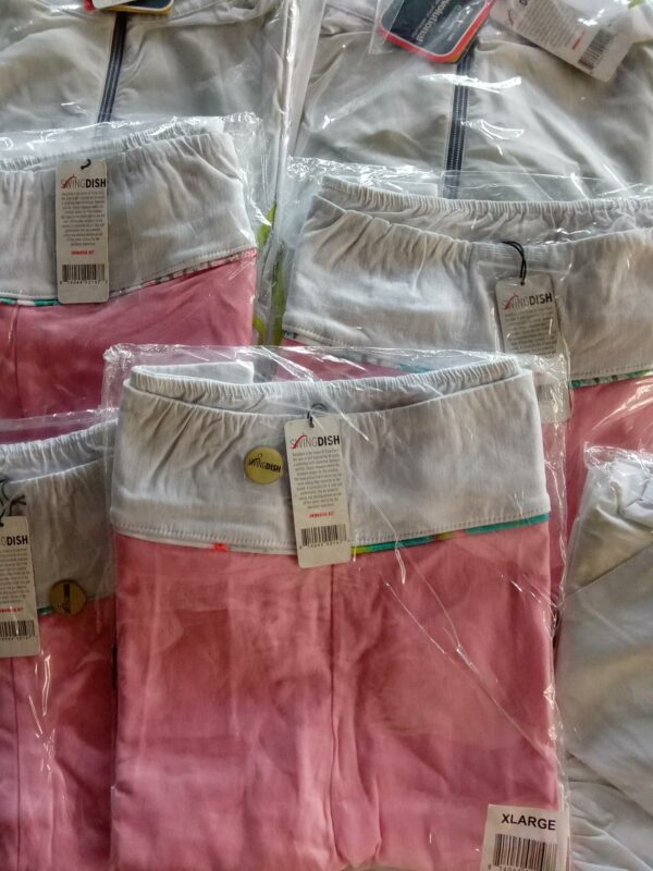 LADIES SPORT SMALL LOT, SHELF PULLS, 5523825, 27 units, PA
