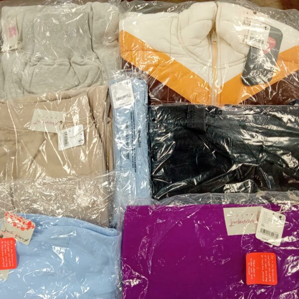 LADIES SPORT SMALL LOT, SHELF PULLS, 5523874, 36 units, PA