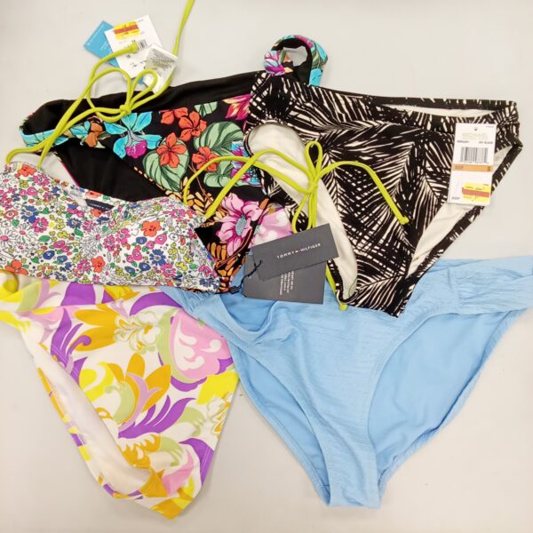Product photo: LADIES SWIMWEAR SMALL LOT, SHELF PULLS, 5522200, 61 units, PA image #1