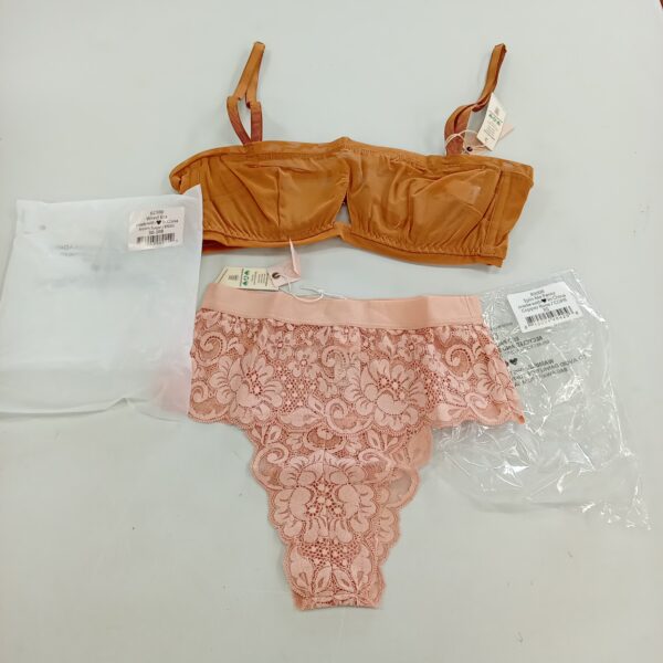 Product photo: LADIES INTIMATE SMALL LOT, SHELF PULLS, 5522798, 27 units, PA image #7