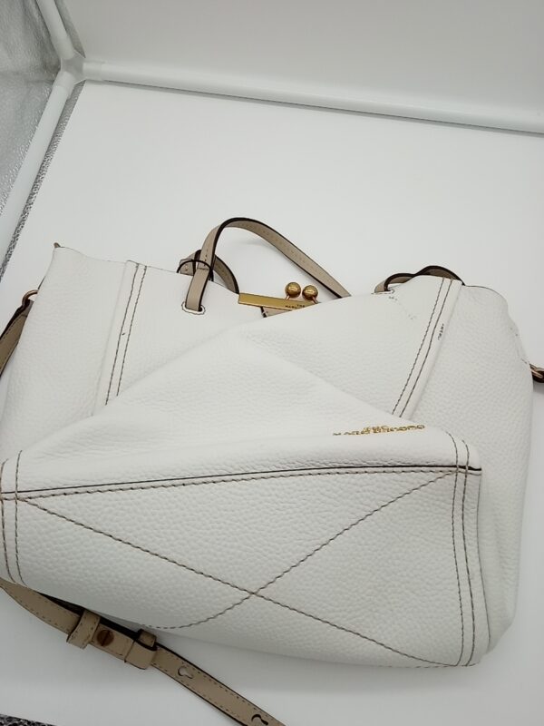 Product photo: AUCTIONS, CUSTOMER RETURNS, 5521803, 4 units, PA image #2