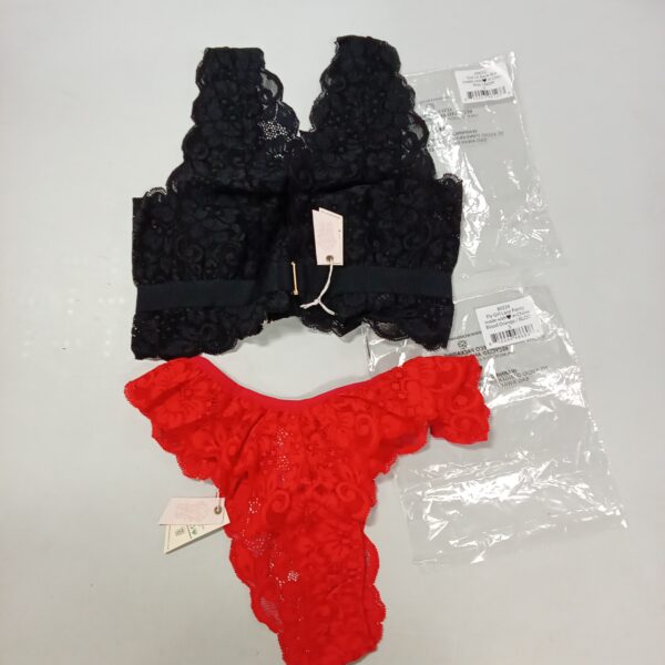 Product photo: LADIES INTIMATE SMALL LOT, SHELF PULLS, 5523029, 31 units, PA image #11