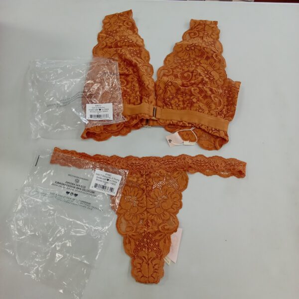 Product photo: LADIES INTIMATE SMALL LOT, SHELF PULLS, 5522360, 31 units, PA image #2