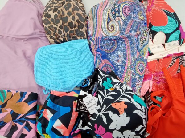 LADIES SWIMWEAR SMALL LOT, SHELF PULLS, 5524493, 100 units, PA