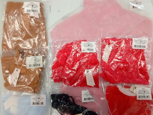 LADIES INTIMATE SMALL LOT, SHELF PULLS, 5524540, 32 units, PA