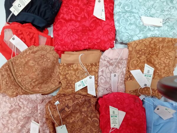 We Are HAH – Revolve/FP brands MYSTERY LOT, SHELF PULLS, 5524596, 30 units, PA