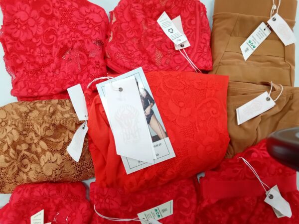 We Are HAH – Revolve/FP brands MYSTERY LOT, SHELF PULLS, 5524593, 30 units, PA