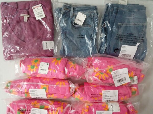FREE PEOPLE, CONVERSE, WE ARE HAH & more..., SHELF PULLS, 5524634, 35 units, PA