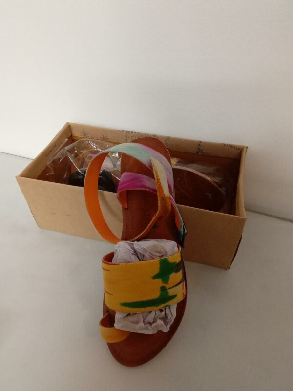 FREE PEOPLE, CONVERSE, WE ARE HAH & more..., SHELF PULLS, 5524634, 35 units, PA - Image 3