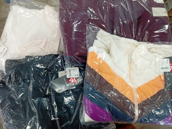 FREE PEOPLE MOVEMENT X HATCH JACKETS, SHELF PULLS, 5524856, 14 units, PA
